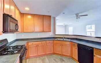 9012 Tropical Tide Ct in Las Vegas, NV - Building Photo - Building Photo