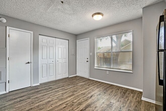 Hillwood Pointe Apartments in Jacksonville, FL - Foto de edificio - Building Photo