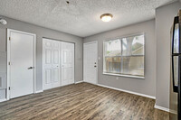 Hillwood Pointe Apartments in Jacksonville, FL - Building Photo - Building Photo