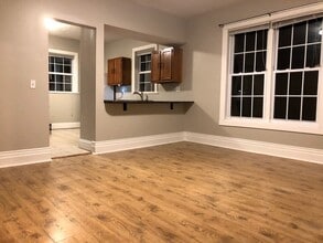 314 N Van Buren St, Unit #1Lower in East Dundee, IL - Building Photo - Building Photo