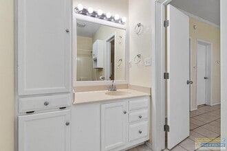 813 N Shore Dr in Port Isabel, TX - Building Photo - Building Photo