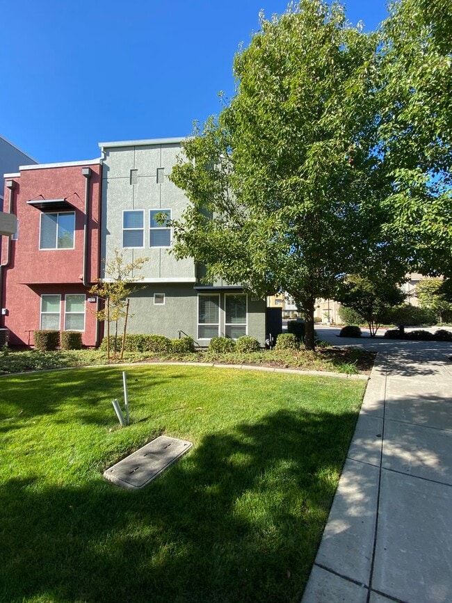 10828 Atherstone Dr in Rancho Cordova, CA - Building Photo - Building Photo