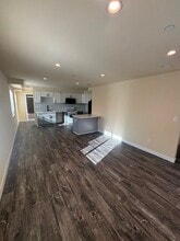 1651 W 85th St in Los Angeles, CA - Foto de edificio - Building Photo