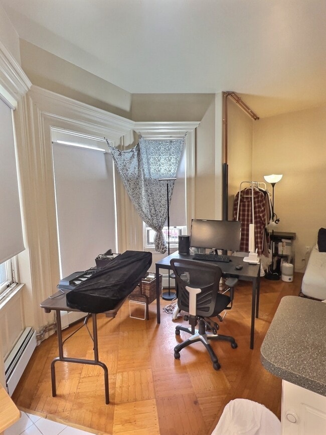 22 Garrison Rd, Unit #3F in Brookline, MA - Building Photo - Building Photo