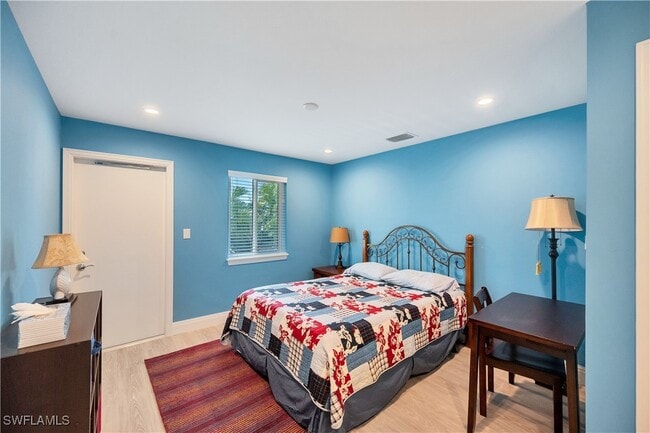 property at 1065 Gulf Shore Blvd N