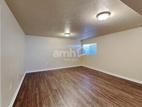 6062 W Graceland Way in West Jordan, UT - Building Photo - Building Photo