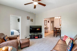 7353 S Kenwood Ave in Chicago, IL - Building Photo - Building Photo