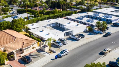 219 S Saturmino Dr in Palm Springs, CA - Building Photo - Building Photo