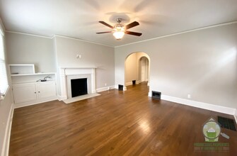 210 W Faris Rd in Greenville, SC - Building Photo - Building Photo