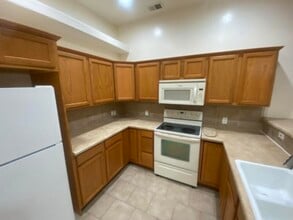 578 Belhaven Way in Grand Junction, CO - Building Photo - Building Photo