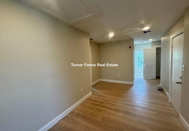 75 Washington St, Unit 8 in Medford, MA - Building Photo - Building Photo