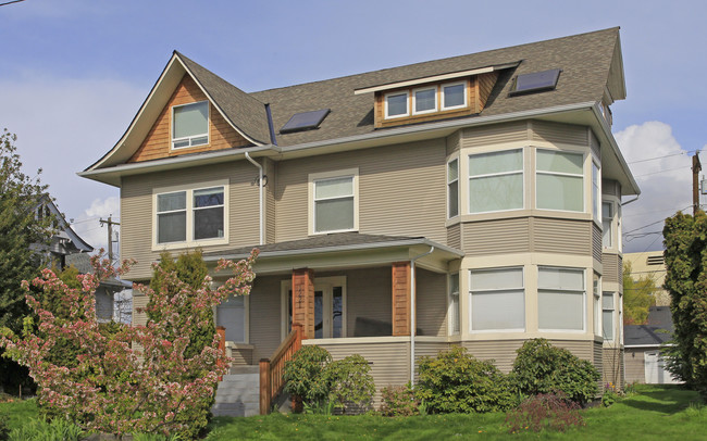 Colby Apartments in Everett, WA - Building Photo - Building Photo