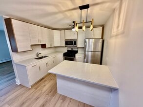 690 Marilyn Ave in Glendale Heights, IL - Building Photo - Building Photo