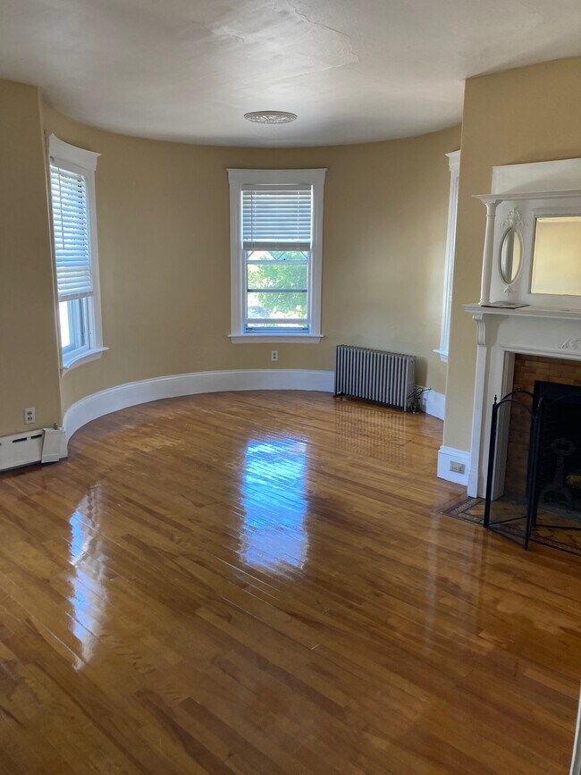 23 Freeland St, Unit 2