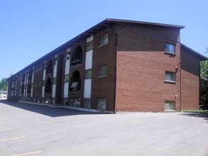 343 Mill St in Kitchener, ON - Building Photo - Building Photo