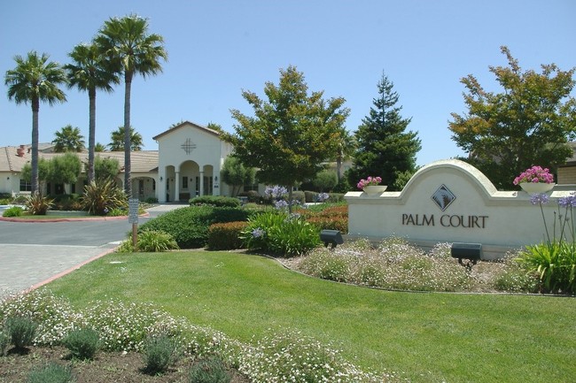 Palm Court Apartments in Salinas, CA - Building Photo - Building Photo