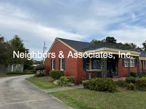 305 E Parrish Dr in Benson, NC - Building Photo