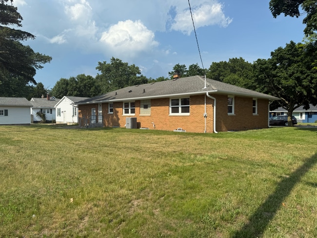 631 S Dickson St in Michigan City, IN - Building Photo - Building Photo