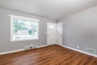 5917 Sahler St in Omaha, NE - Building Photo - Building Photo