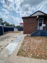 117 N Shamrock St in East Alton, IL - Building Photo