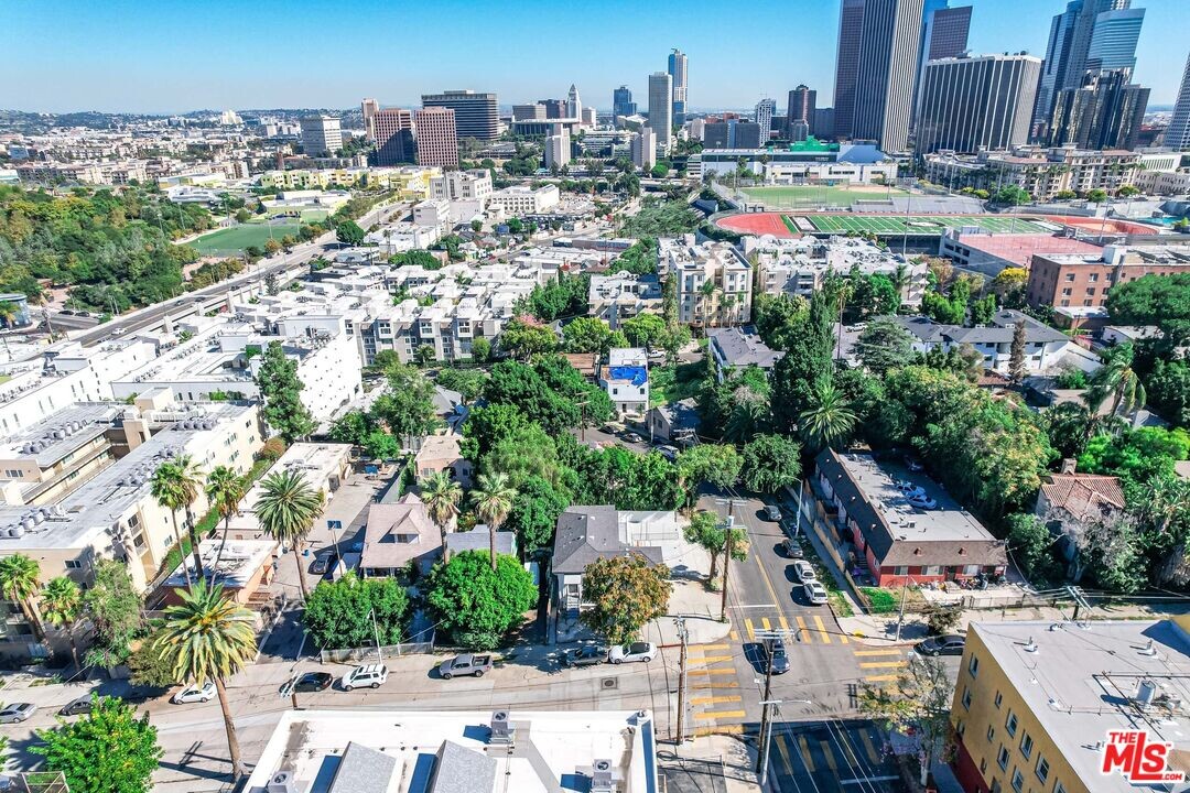 146 Witmer St in Los Angeles, CA - Building Photo