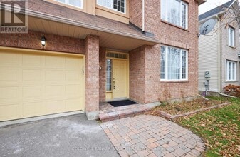 198 Annapolis Cir in Ottawa, ON - Building Photo - Building Photo