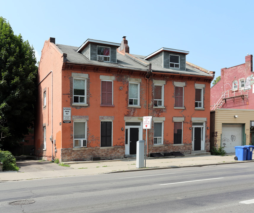 403-405 King St W in Hamilton, ON - Building Photo