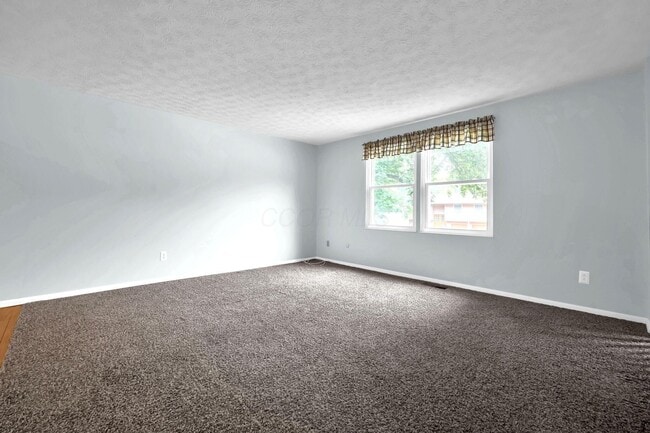 572 Sycamore Dr in Pickerington, OH - Building Photo - Building Photo