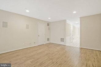 6340 Walking Ln in Alexandria, VA - Building Photo - Building Photo