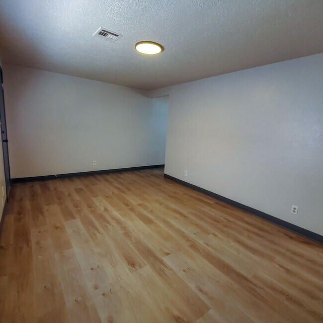 642 N Beard Ave-Unit -Unit A in Shawnee, OK - Building Photo - Building Photo