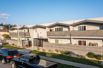 Courtyard at La Pat in Westminster, CA - Building Photo - Primary Photo