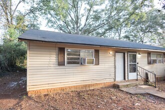 1013 W Slaton Ave in Griffin, GA - Building Photo - Building Photo