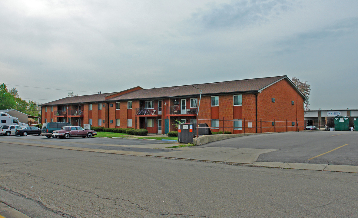 Applecreek Apartments in New Carlisle, OH - Building Photo