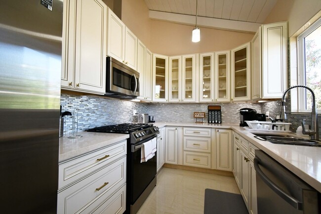 3514 Pansy Dr in Calabasas, CA - Building Photo - Building Photo