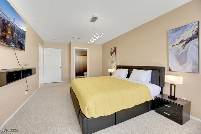 7989 Lisa Dawn Ave in Las Vegas, NV - Building Photo - Building Photo