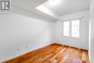 68 Carr St in Toronto, ON - Building Photo - Building Photo