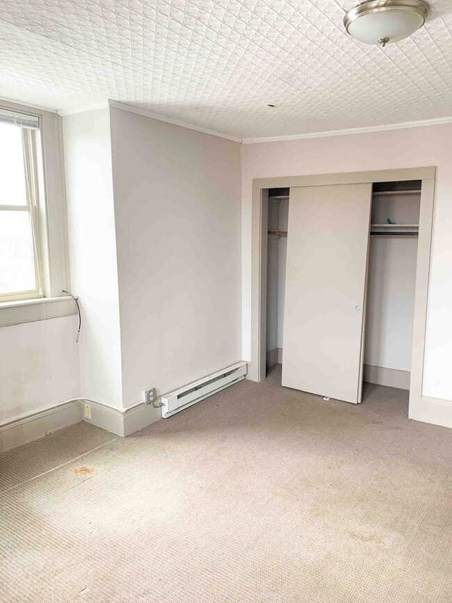 7 Old S St in Northampton, MA - Building Photo - Building Photo