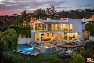 1500 Viewsite Terrace in Los Angeles, CA - Building Photo