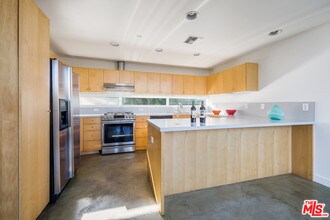 660 Rose Ave in Los Angeles, CA - Building Photo - Building Photo