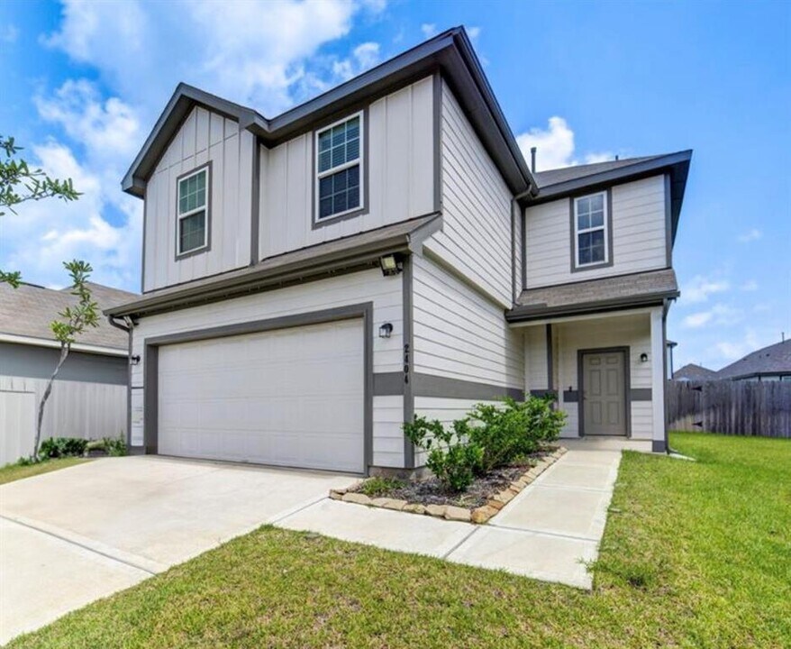 2404 Shellcracker Dr in Conroe, TX - Building Photo