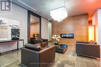 21 Nelson St in Toronto, ON - Building Photo - Building Photo