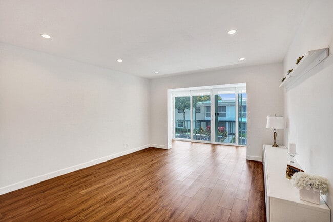 6289 Bay Club Dr in Fort Lauderdale, FL - Building Photo - Building Photo