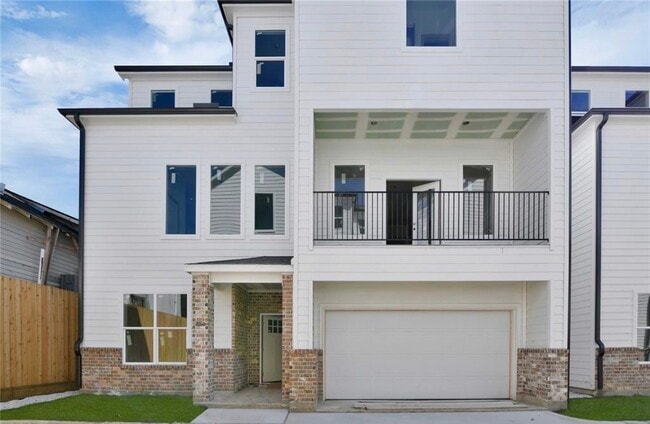 property at 207 Edgewood St