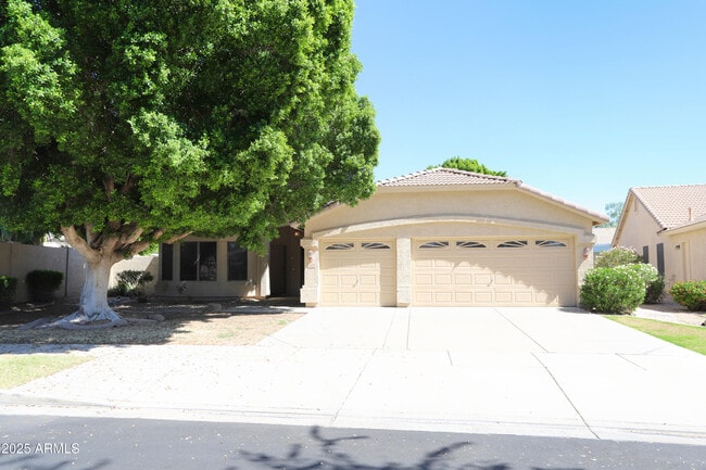 property at 4953 S Moss Dr