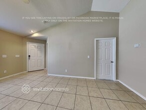 7436 Oxford Garden Cir in Apollo Beach, FL - Building Photo - Building Photo