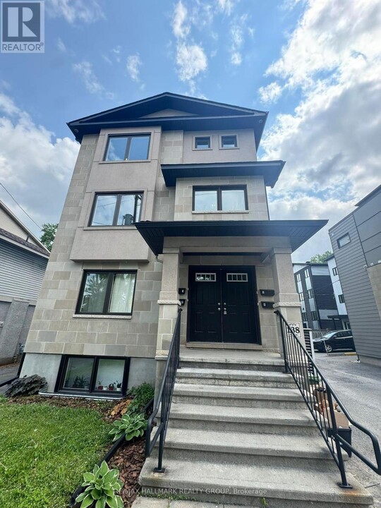 138 Lees Ave in Ottawa, ON - Building Photo