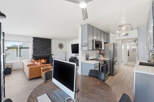 450 W Vermont Ave, Unit 450 W Vermont Apt 602 in Escondido, CA - Building Photo