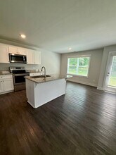 3735 Corvette St in Cumming, GA - Building Photo - Building Photo