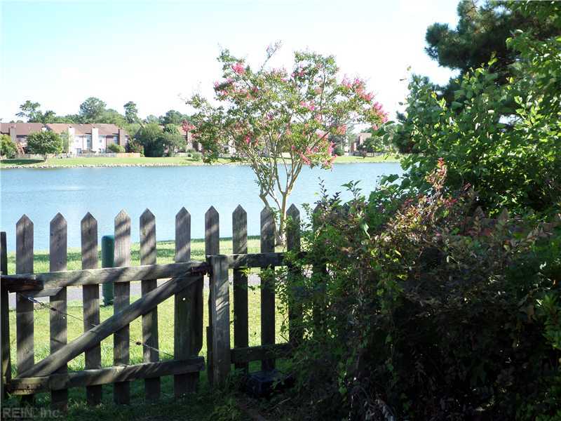 4721 Eldon Ct in Virginia Beach, VA - Foto de edificio