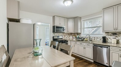 125 S 6th Ave in Maywood, IL - Building Photo - Building Photo